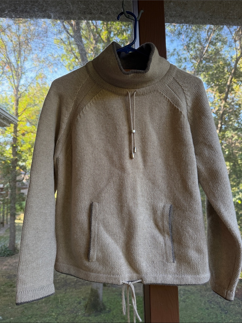 Classiques Entier 100% lambswool womens Cream Turtleneck Sweater with Drawcord